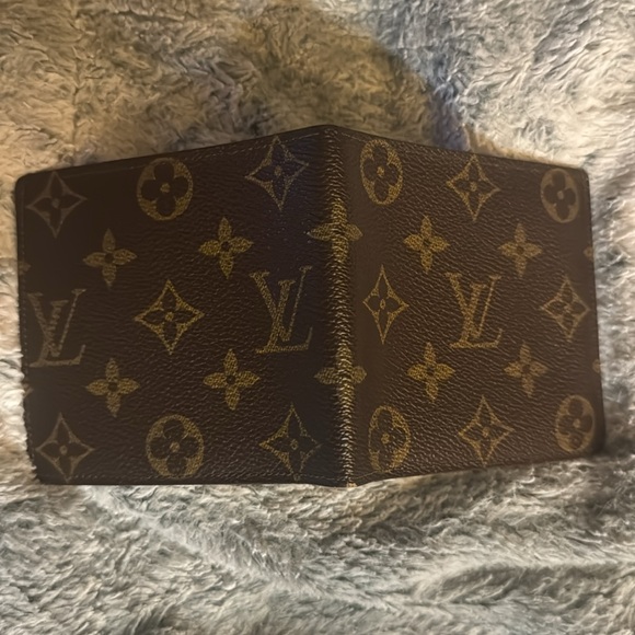 🗣️🔥Men’s Or Women’s Louis Vuitton Men’s Bi-Fold Wallet! Preloved & Beautiful. - Picture 13 of 16